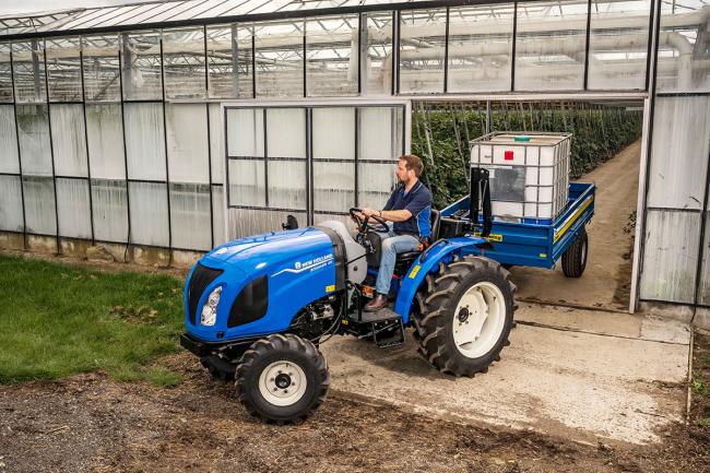 Boomer 40 Rops Stage V HST