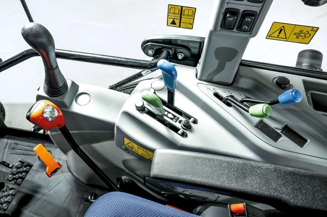 Boomer 50 Cab Stage V Gear