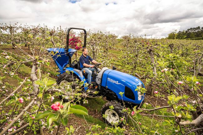Boomer 55 Rops Stage V Gear