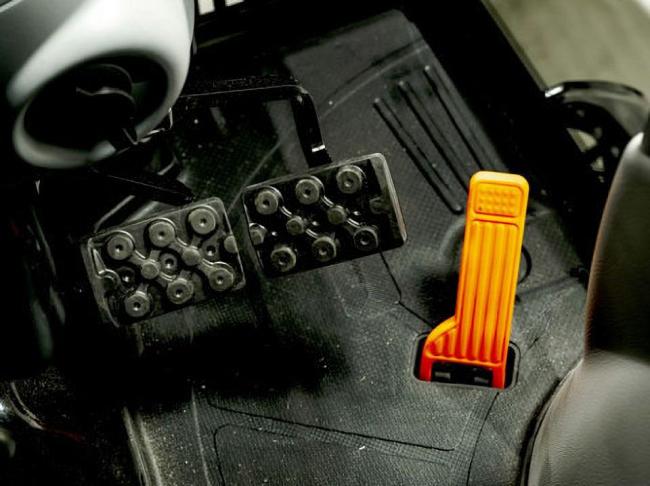 Boomer 45 Rops Stage V Gear